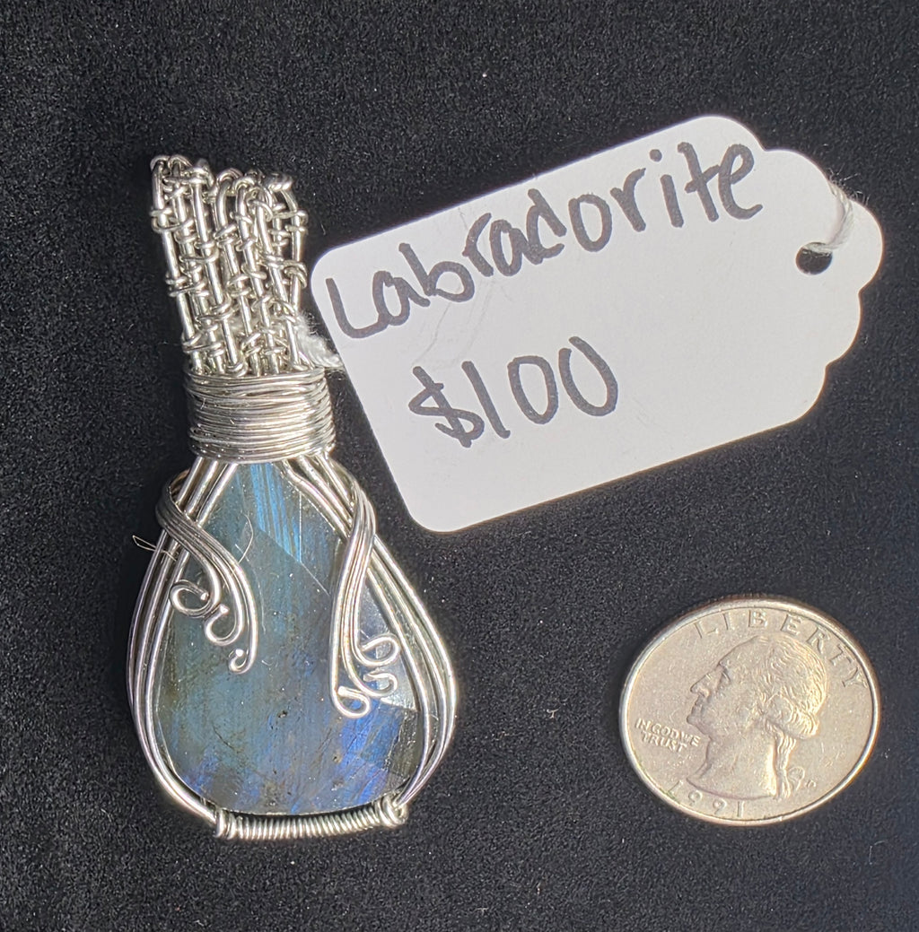 Blue Flash Labradorite Pendant