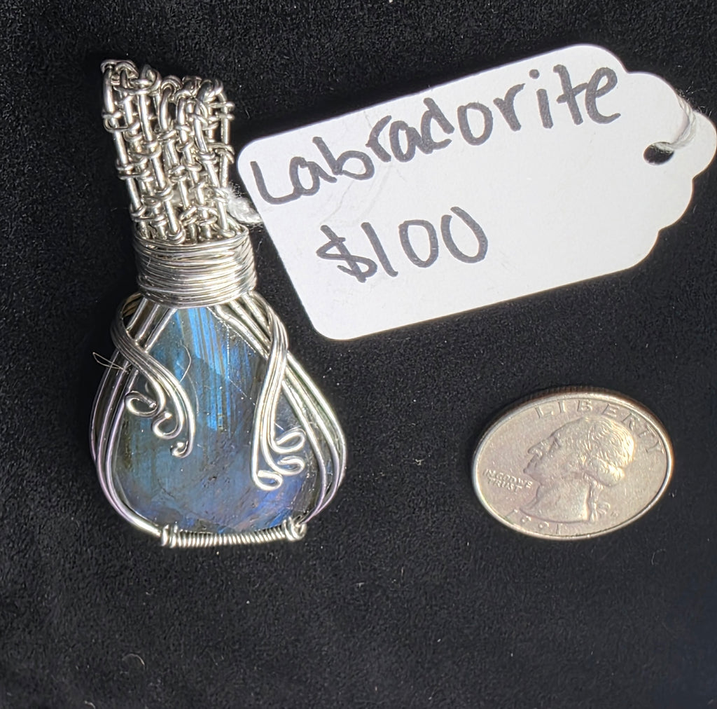 Blue Flash Labradorite Pendant