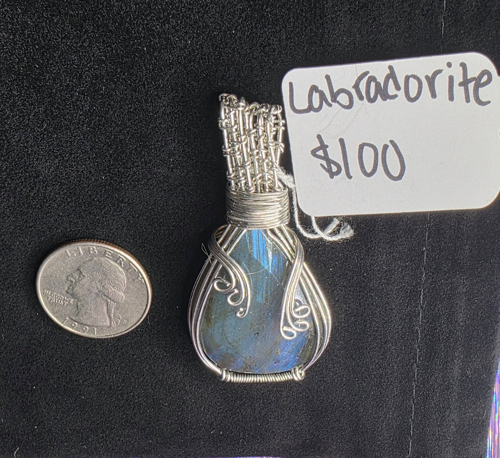 Blue Flash Labradorite Pendant