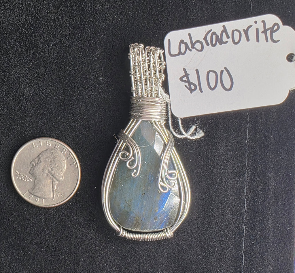 Blue Flash Labradorite Pendant