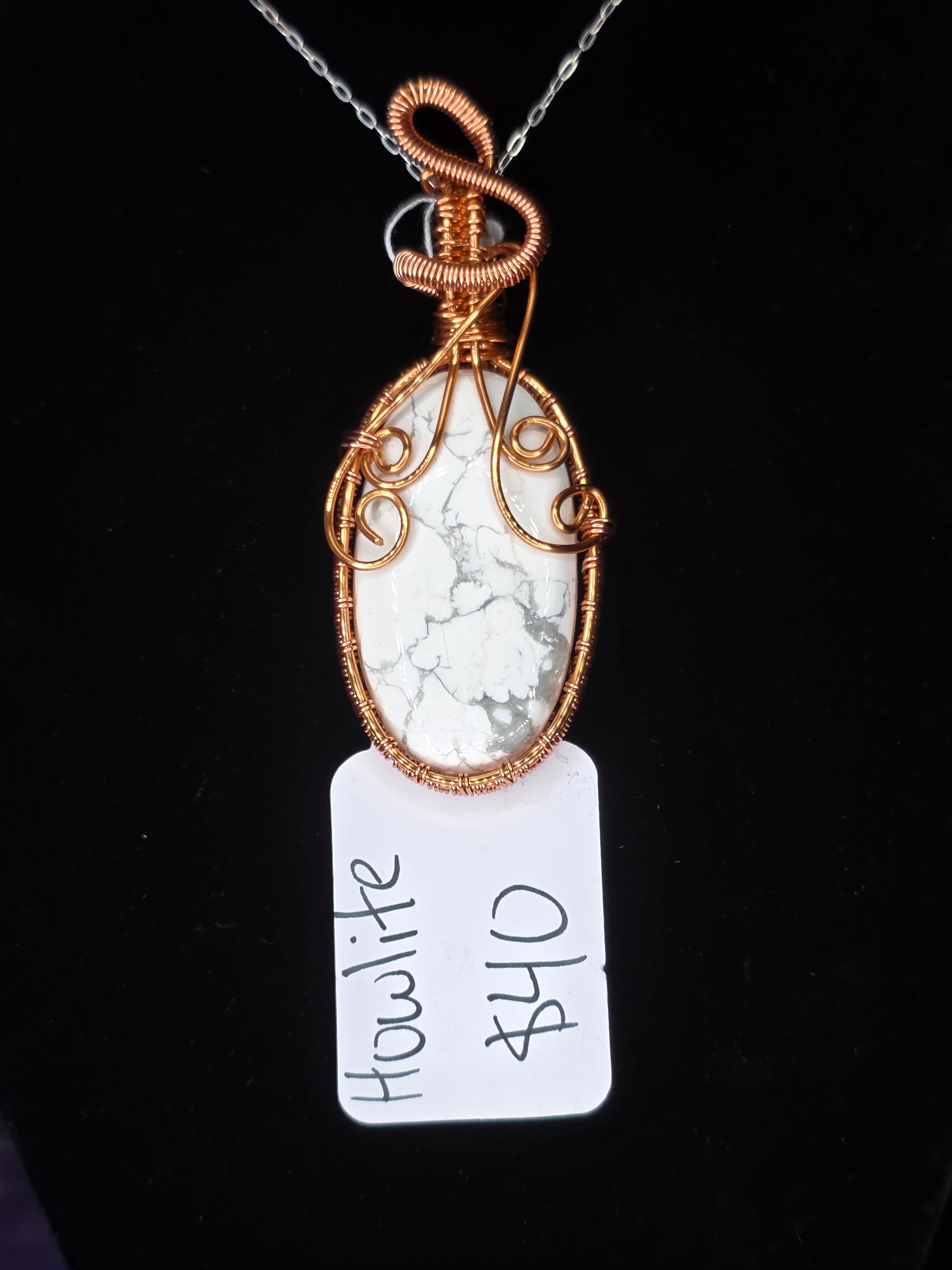 Howlite Oval Copper Pendant