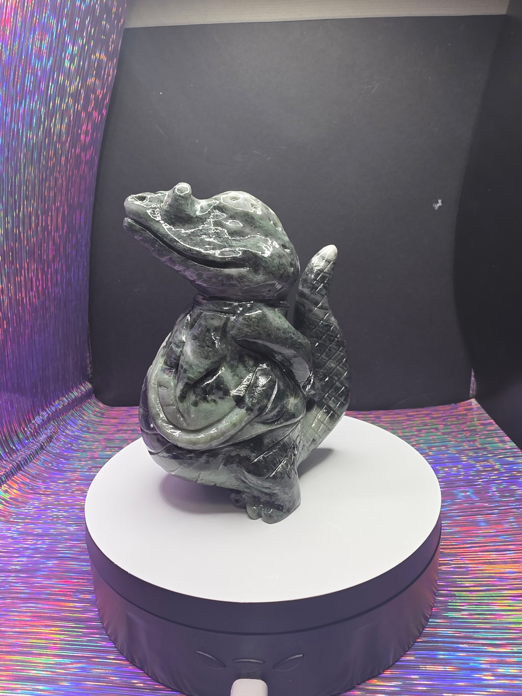 Green Nephrite Jade Fancy Standing Alligator