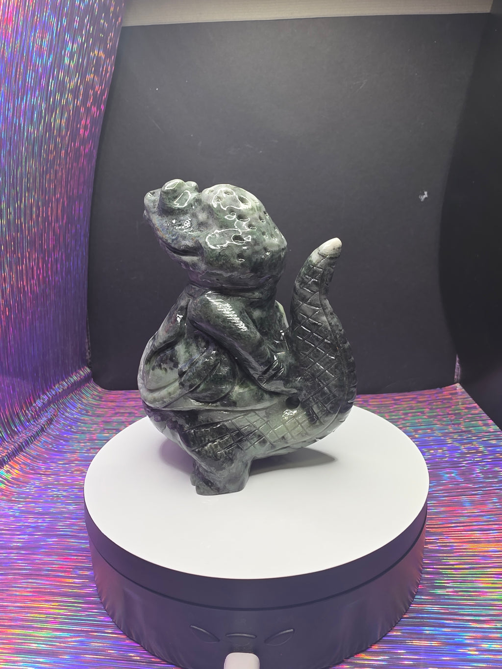 Green Nephrite Jade Fancy Standing Alligator