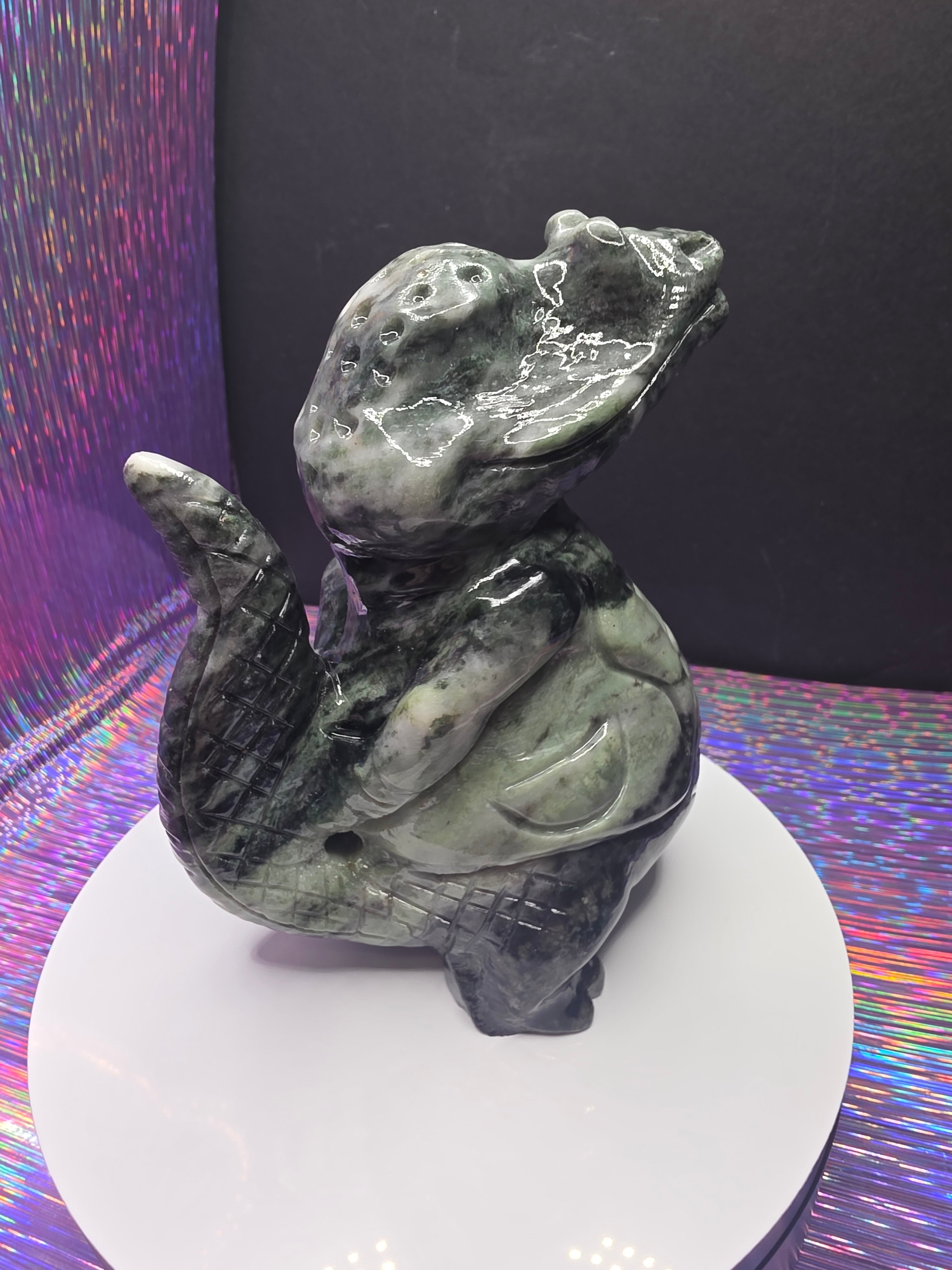 Green Nephrite Jade Fancy Standing Alligator