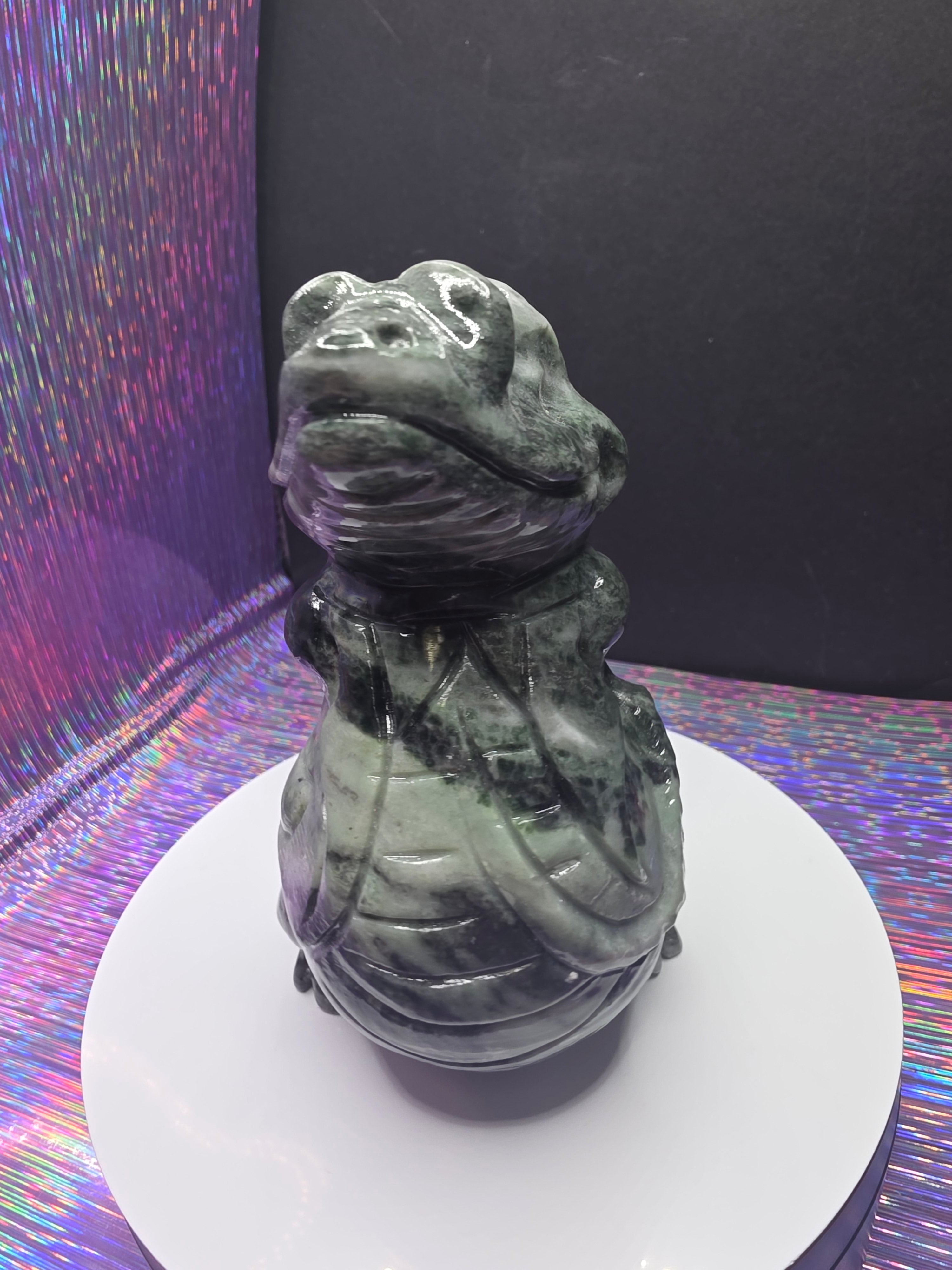 Green Nephrite Jade Fancy Standing Alligator
