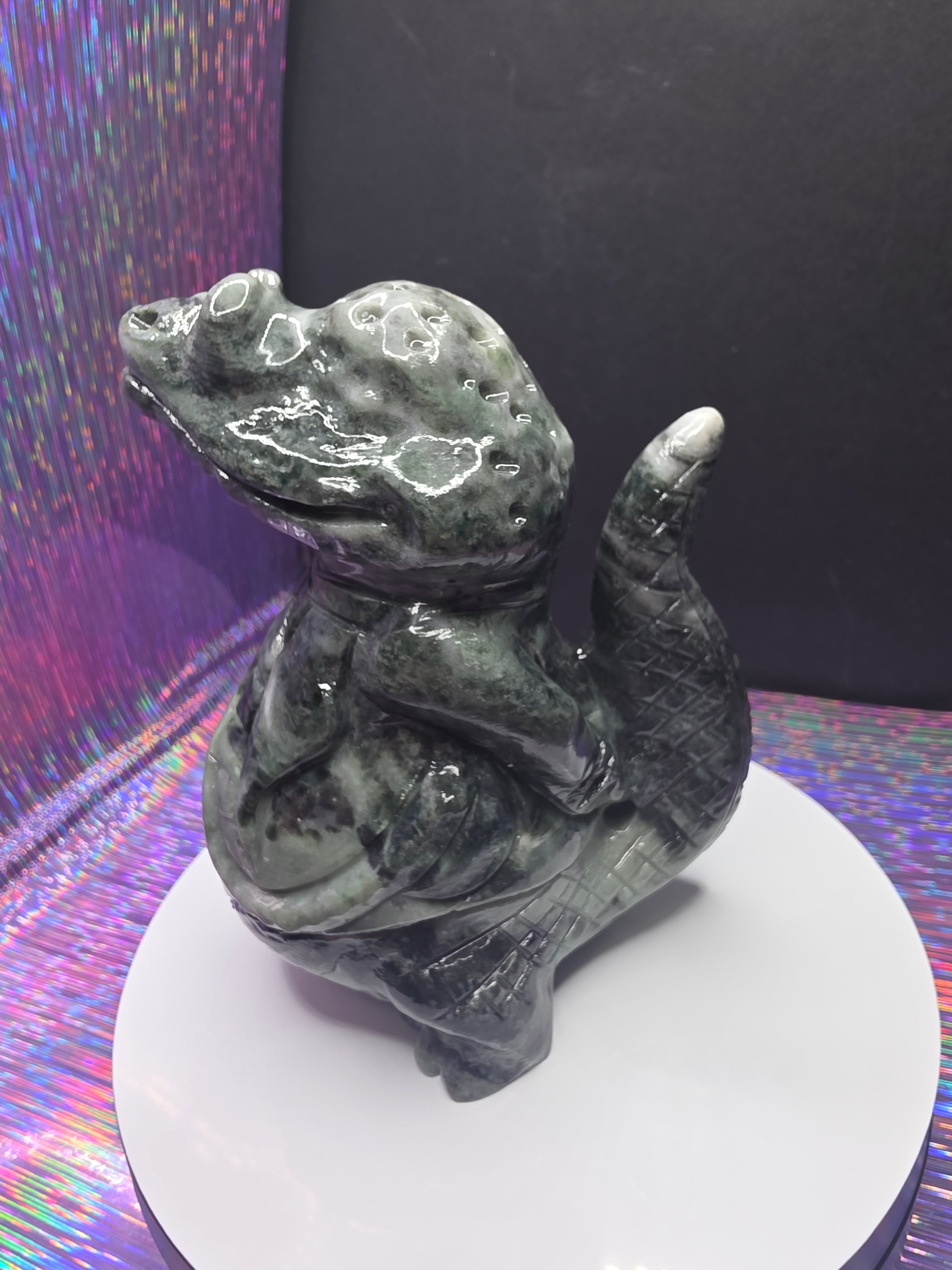 Green Nephrite Jade Fancy Standing Alligator