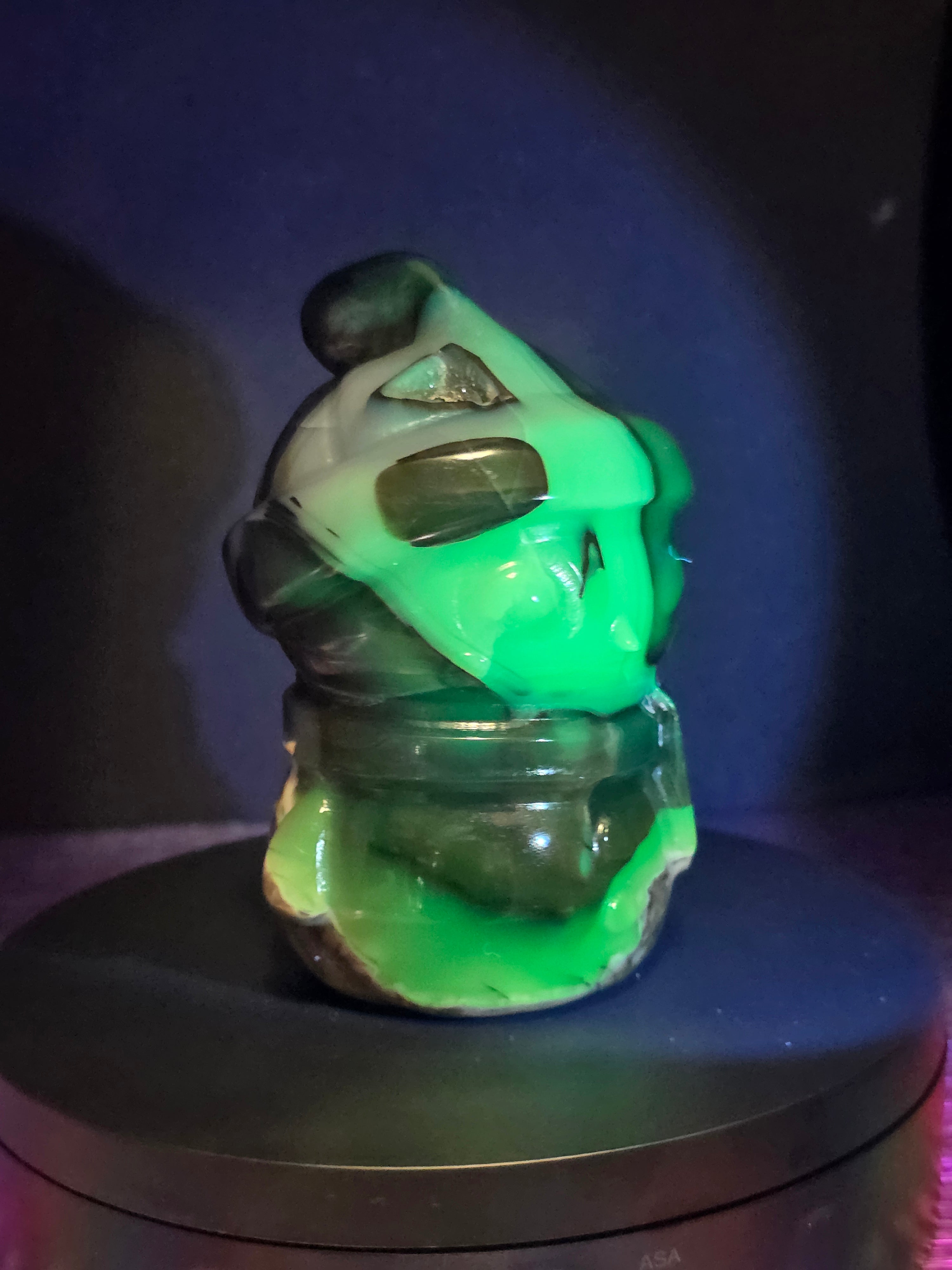 Volcano Agate Snowman Carving