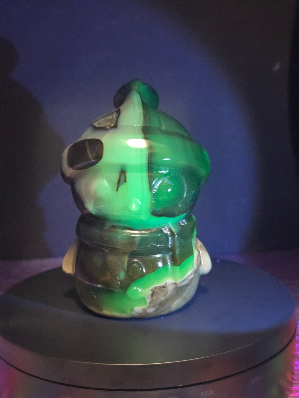 Volcano Agate Snowman Carving