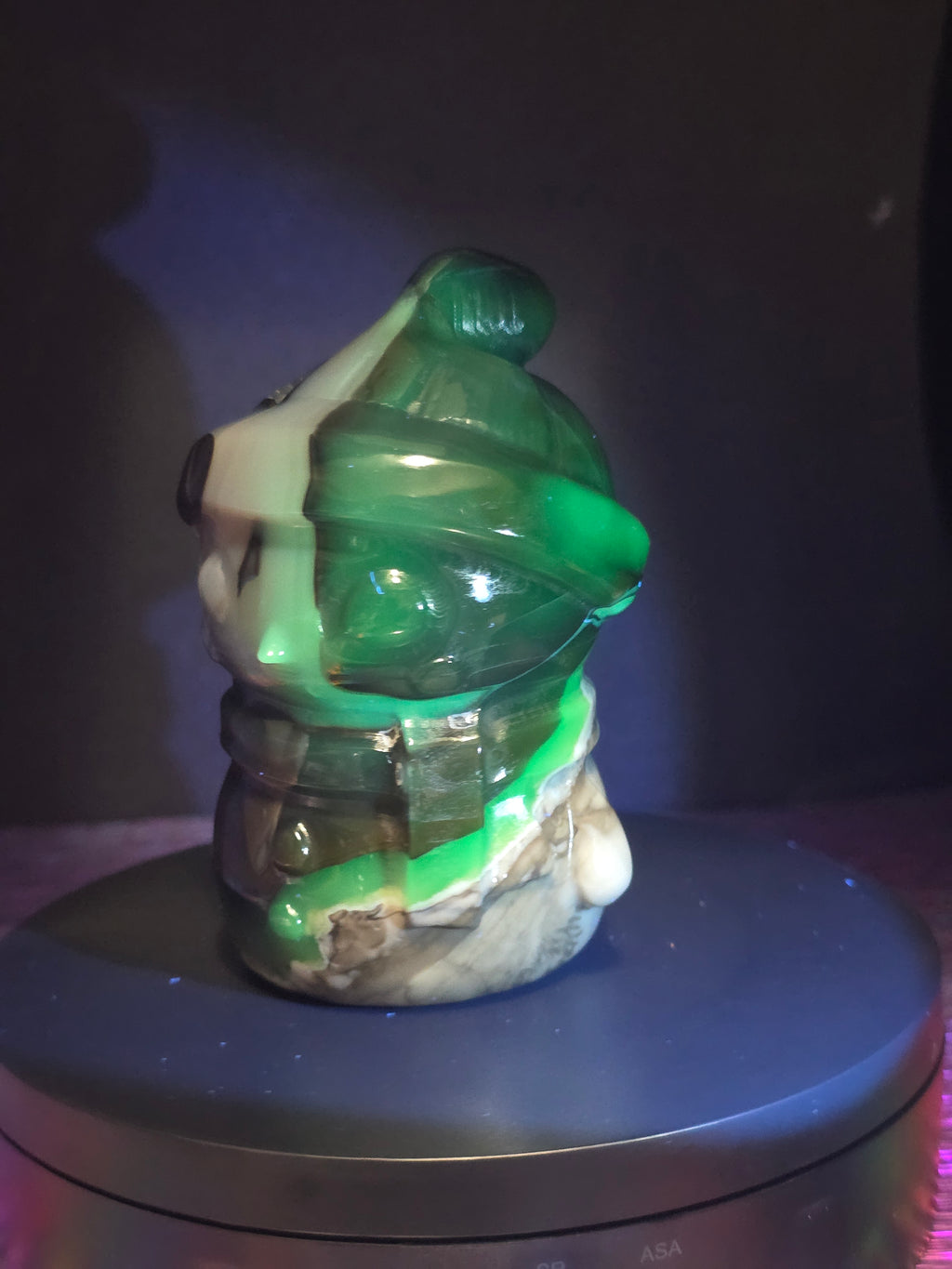 Volcano Agate Snowman Carving