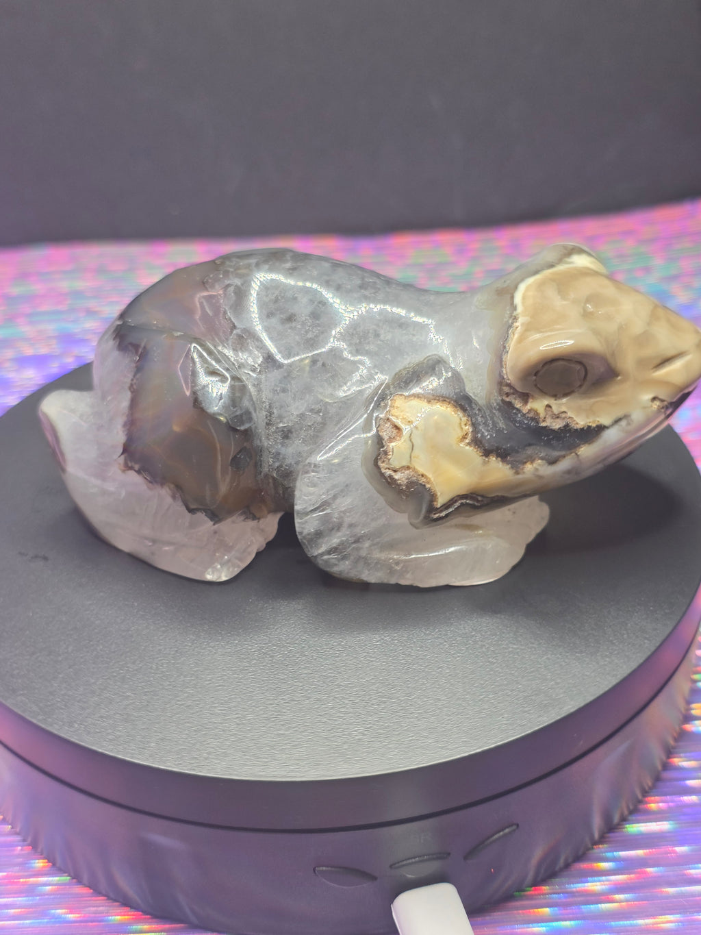 Volcano Agate Frog Carving