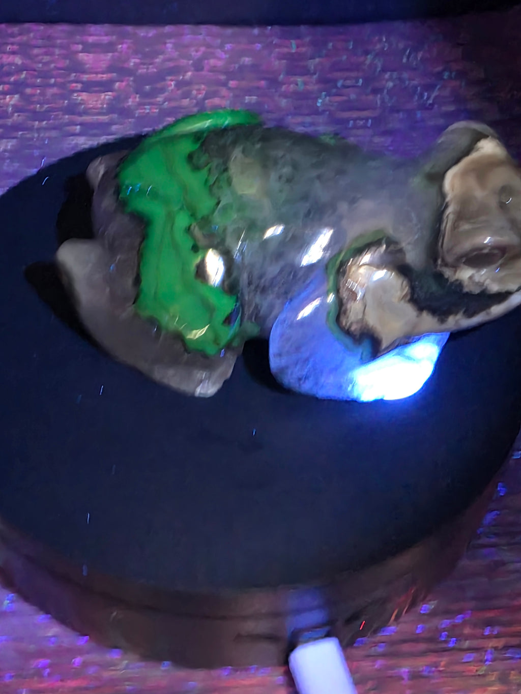 Volcano Agate Frog Carving