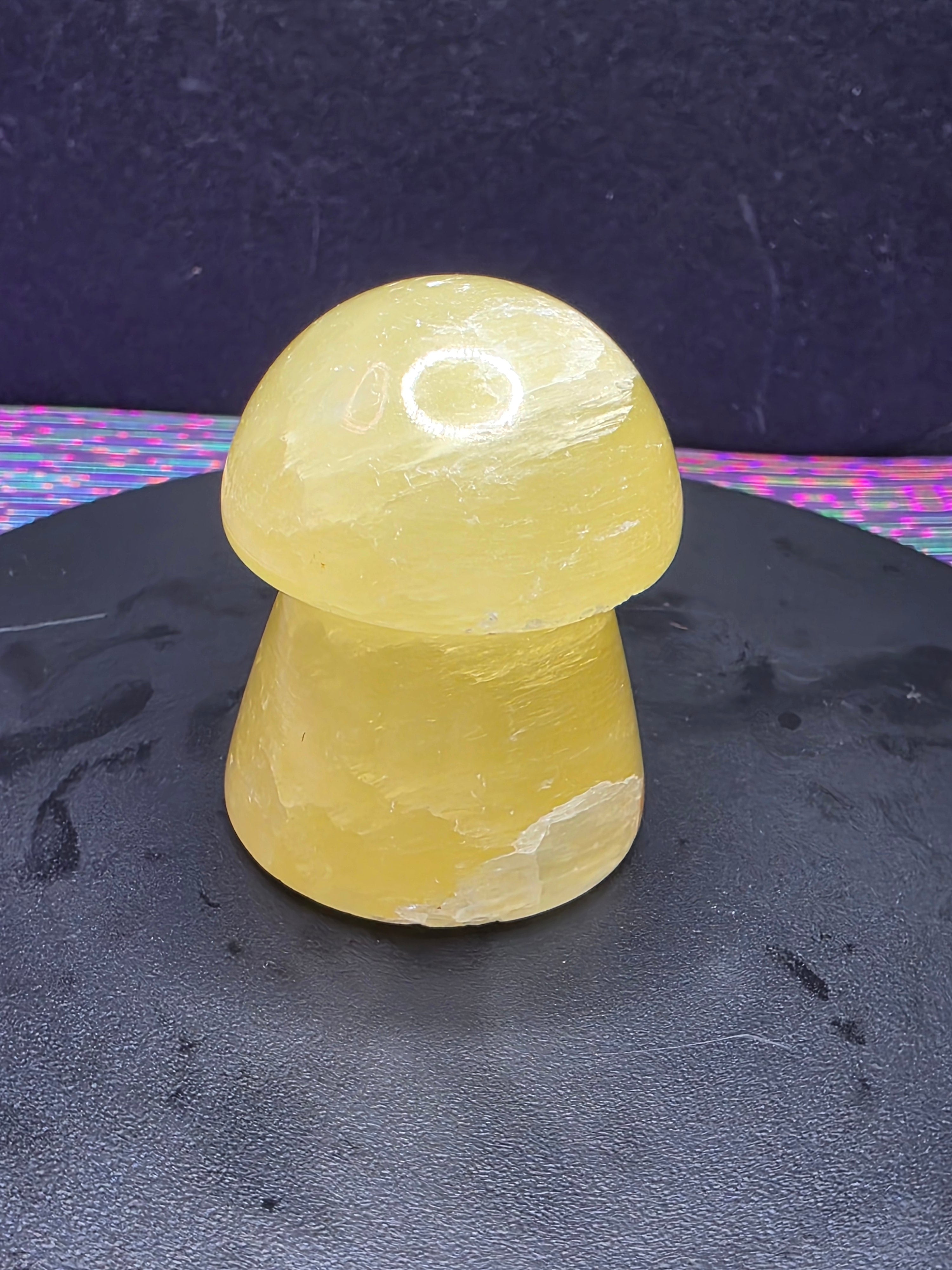 🍄 Lemon Calcite Mushroom Carving A