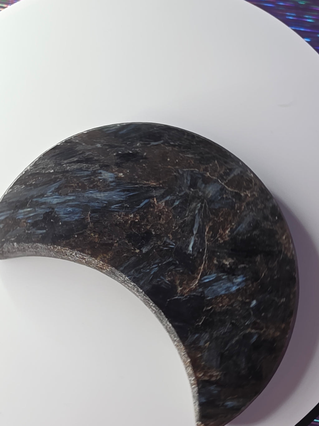 Arfvedsonite with Garnet Moon E