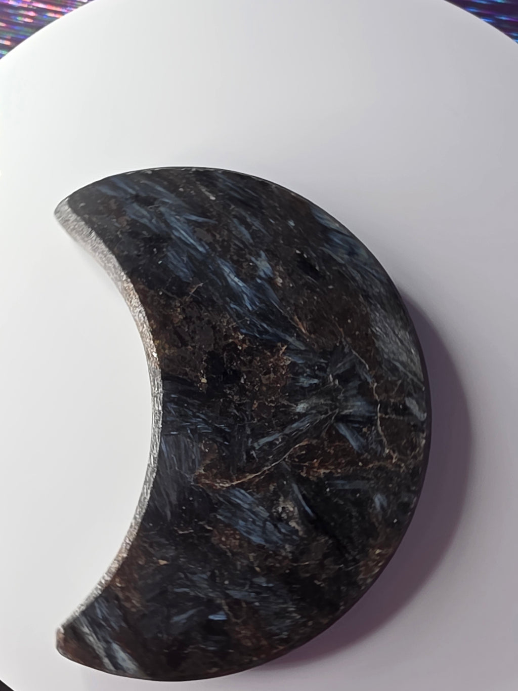 Arfvedsonite with Garnet Moon E