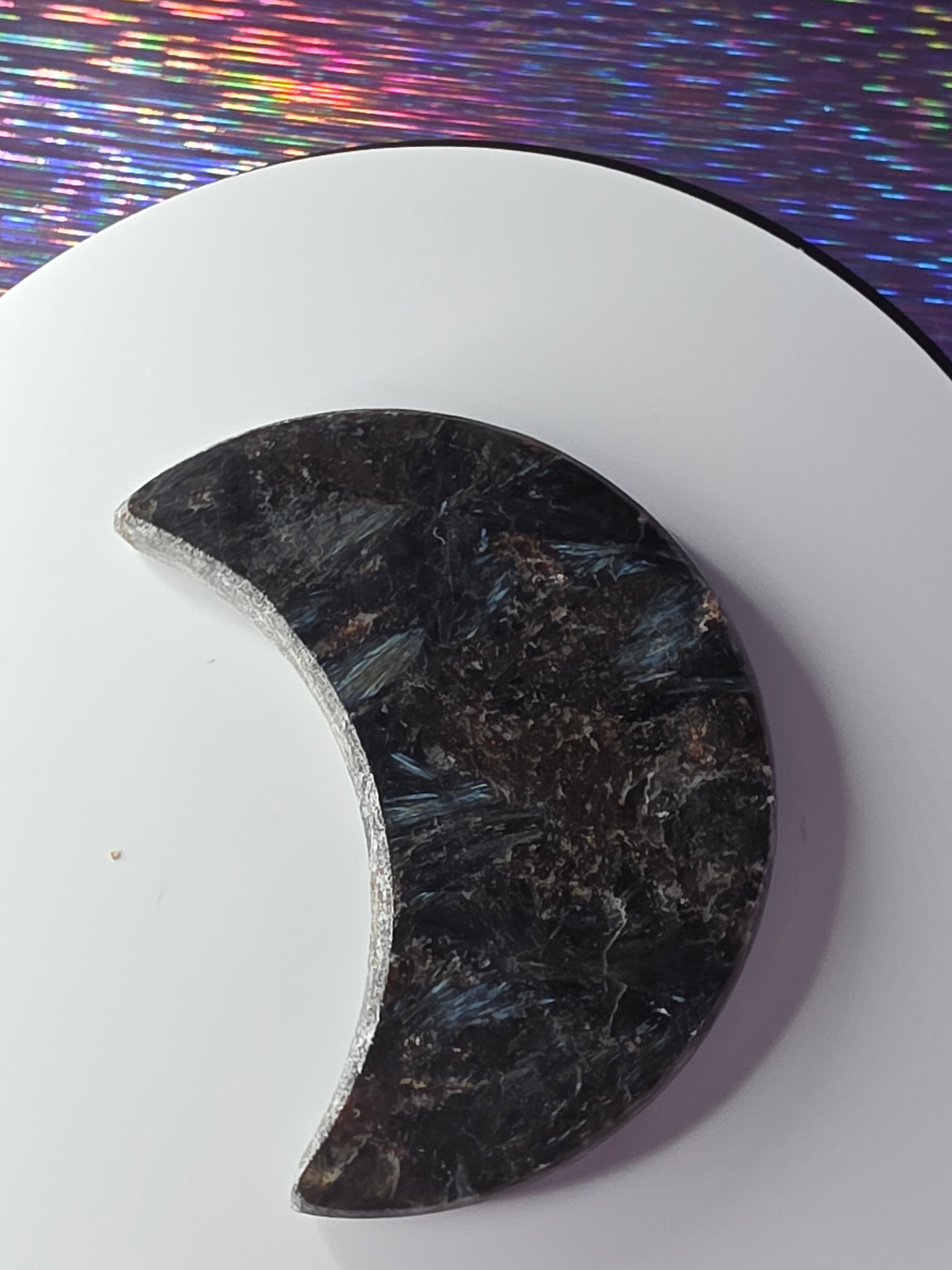 Arfvedsonite with Garnet Moon B