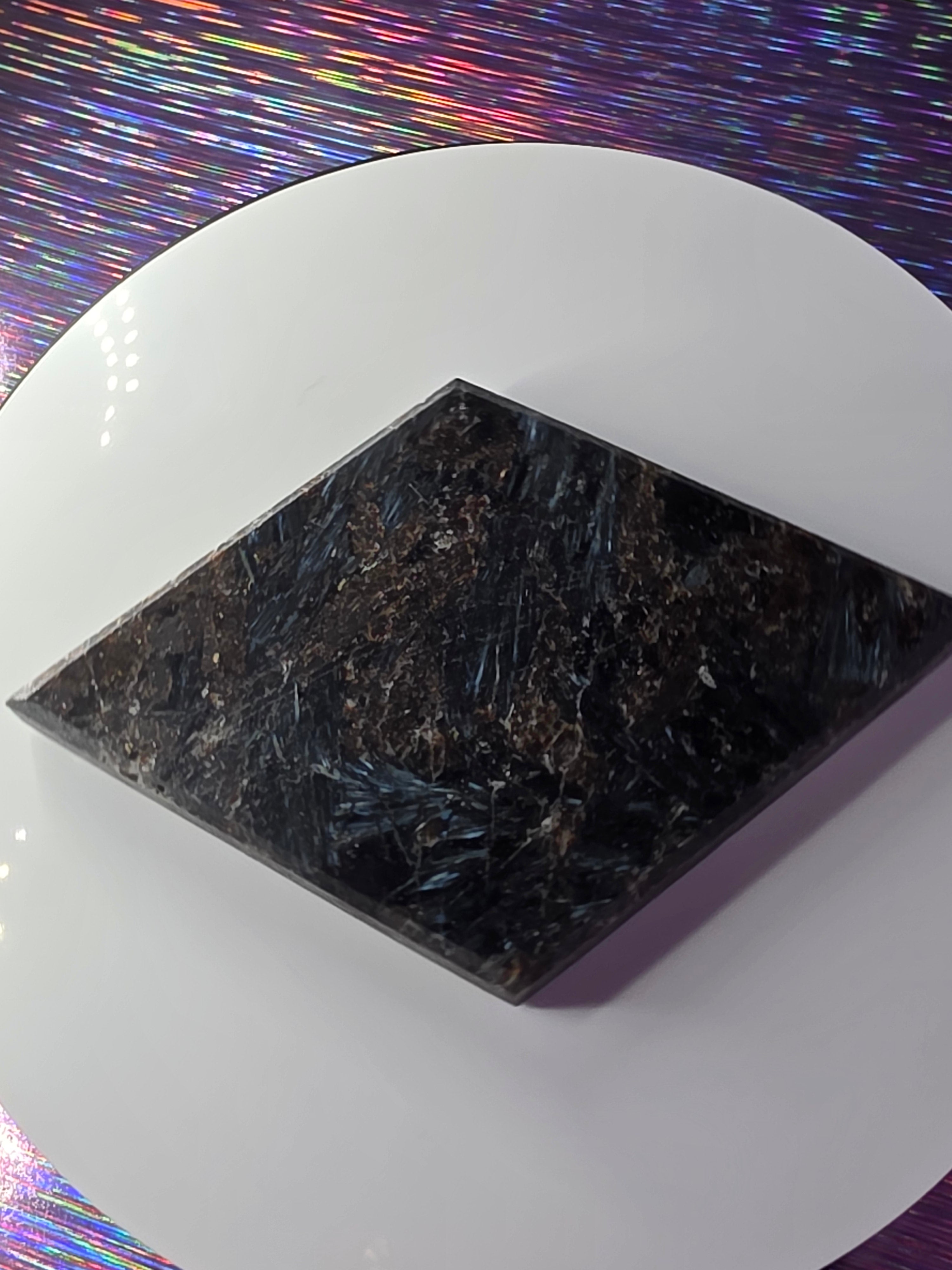 Arfvedsonite with Garnet Diamond B