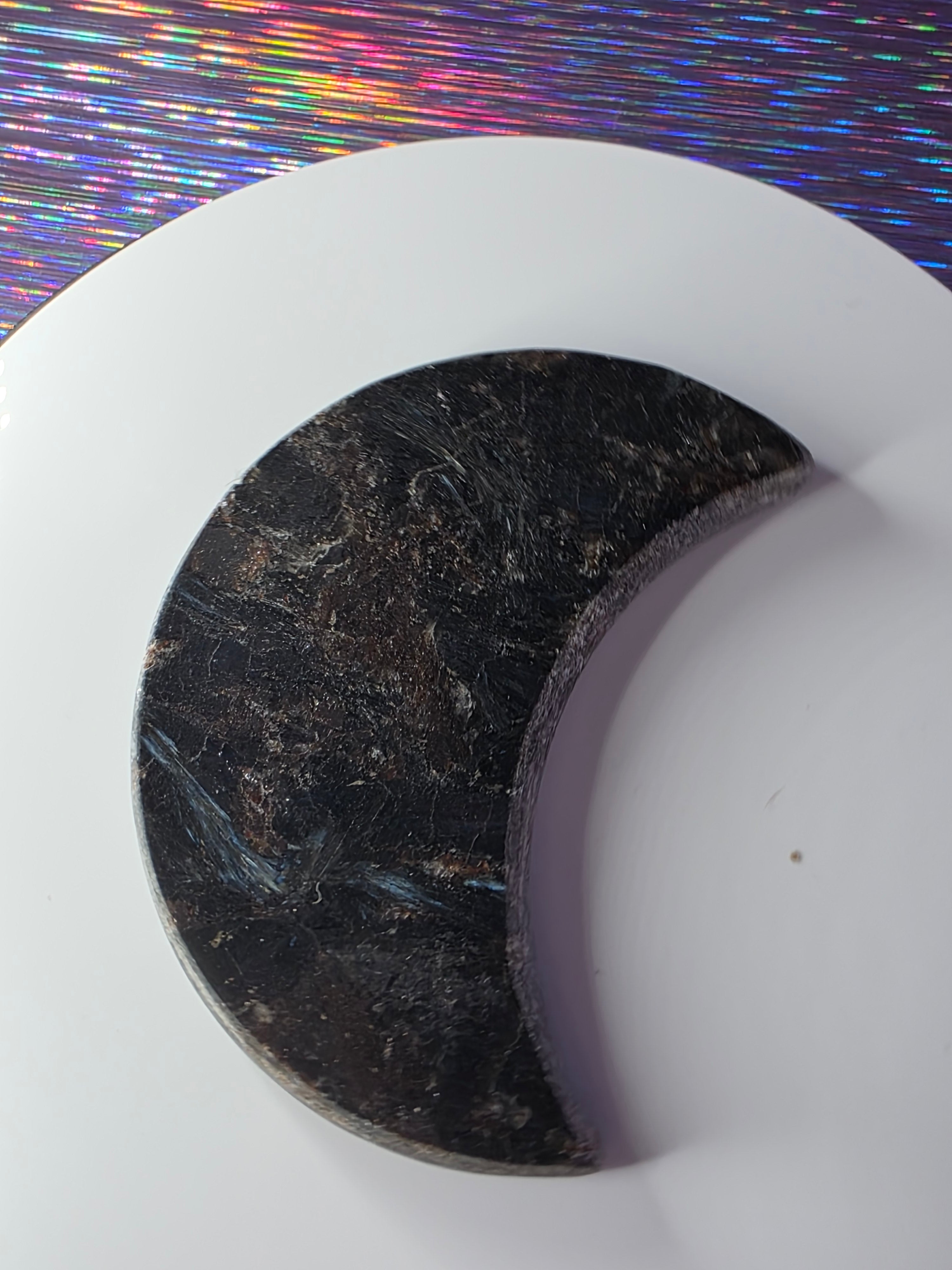Arfvedsonite with Garnet Moon B