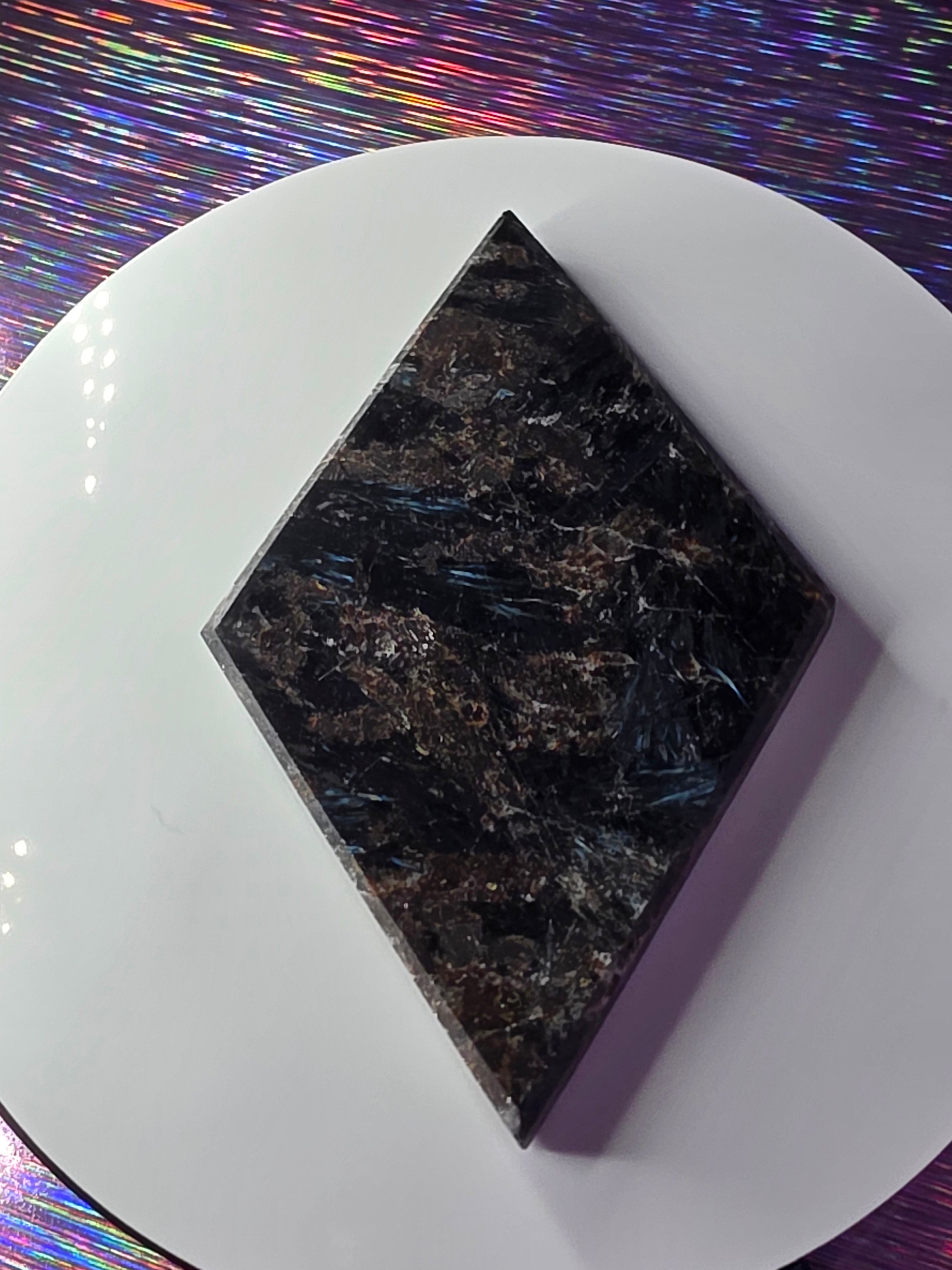 Arfvedsonite with Garnet Diamond B