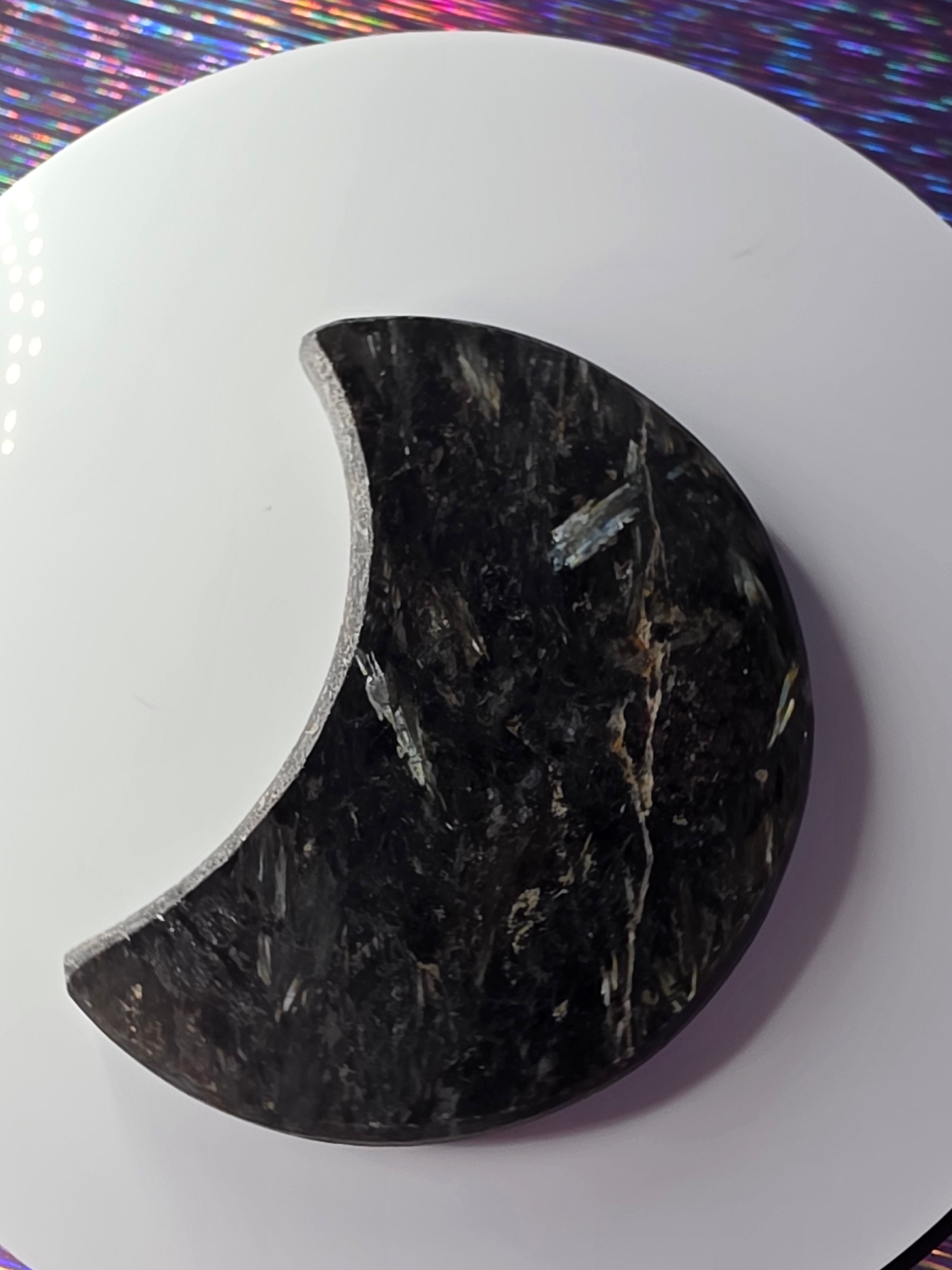 Arfvedsonite with Garnet Moon F