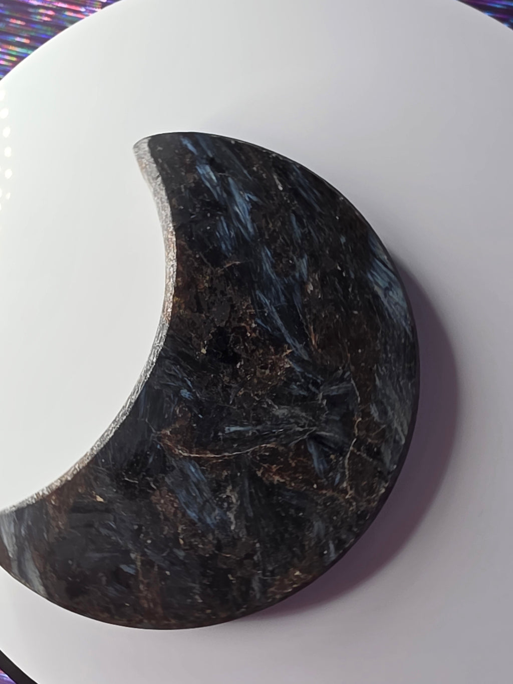Arfvedsonite with Garnet Moon E