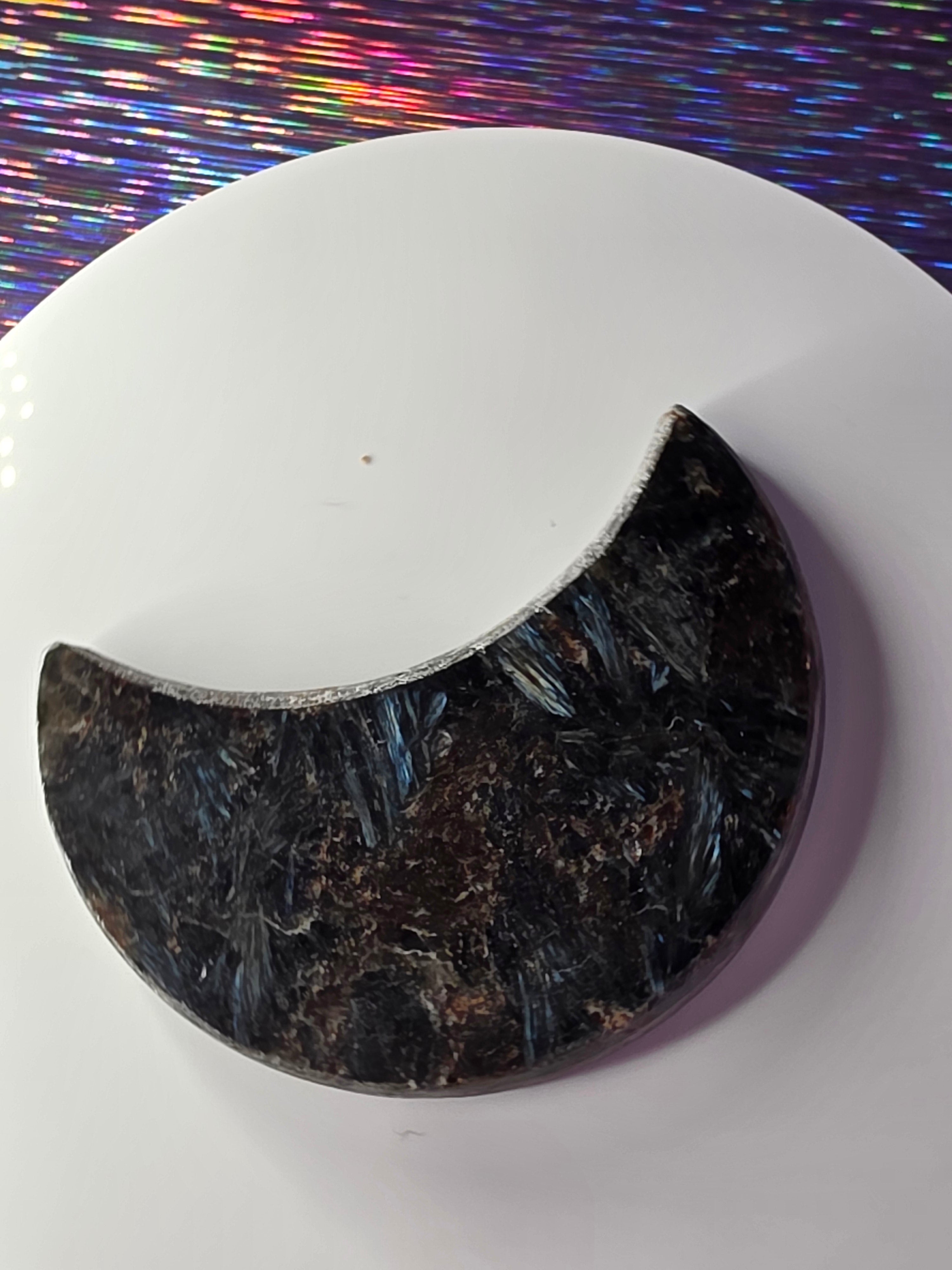 Arfvedsonite with Garnet Moon B