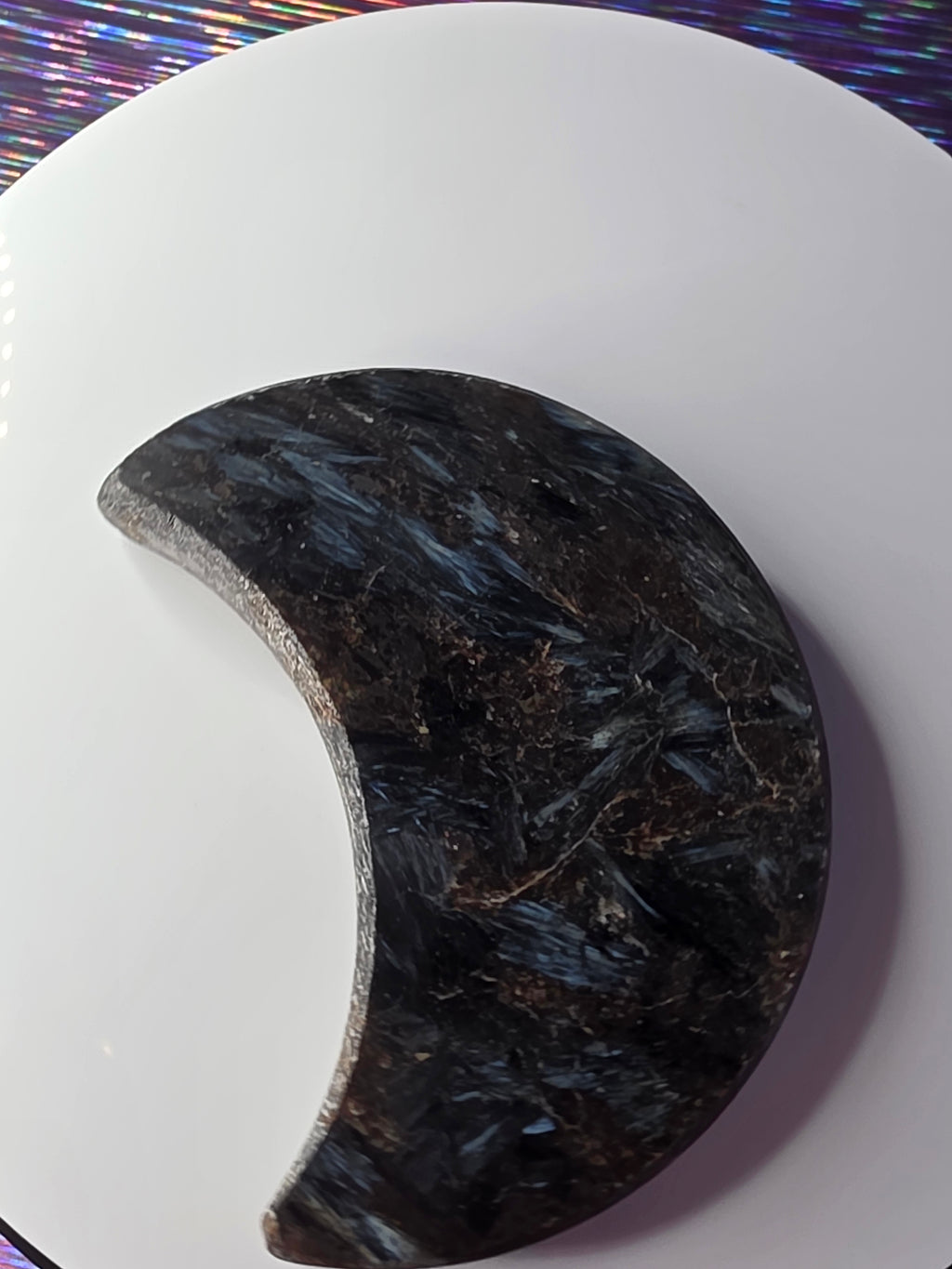 Arfvedsonite with Garnet Moon E